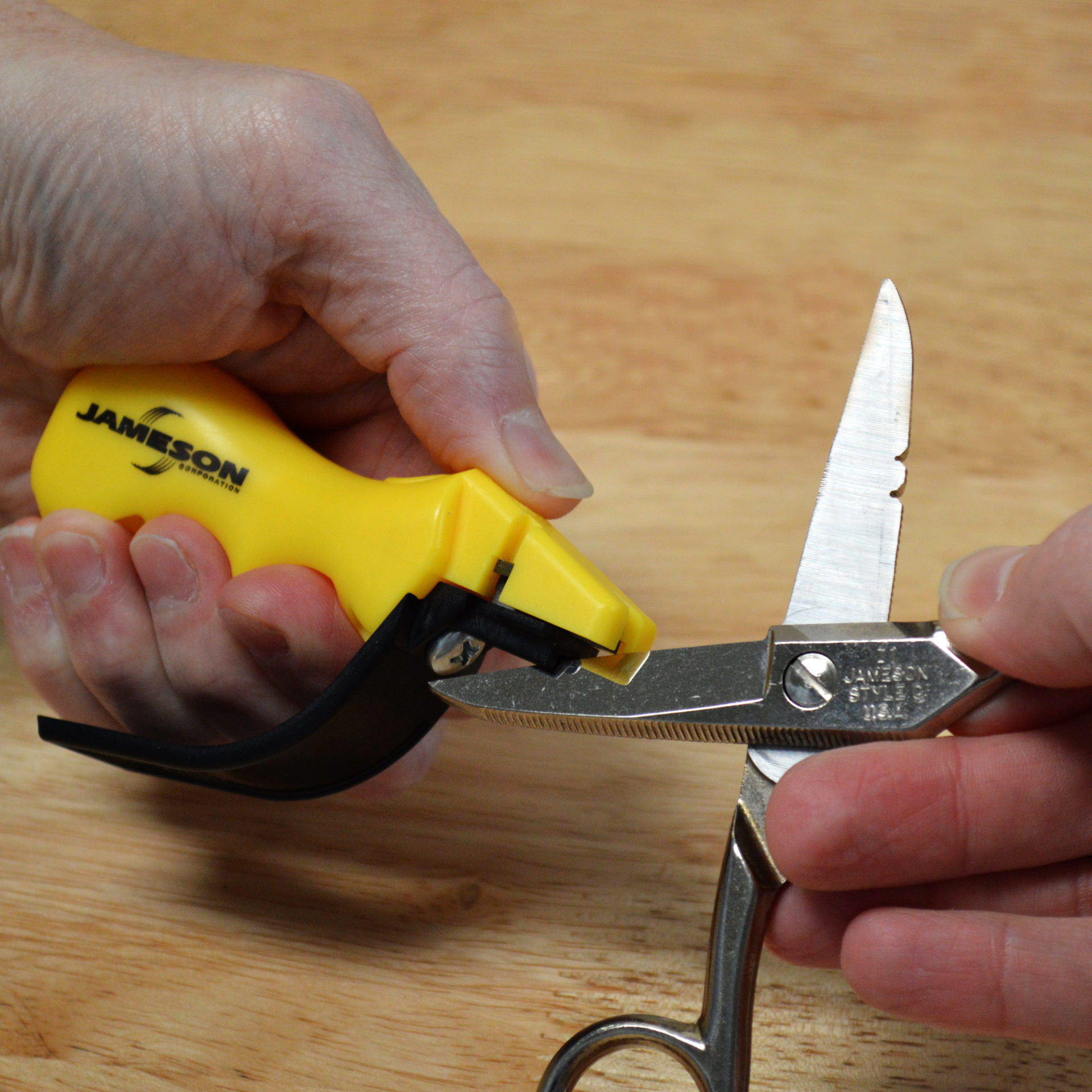 How to Sharpen a Pair of Scissors 